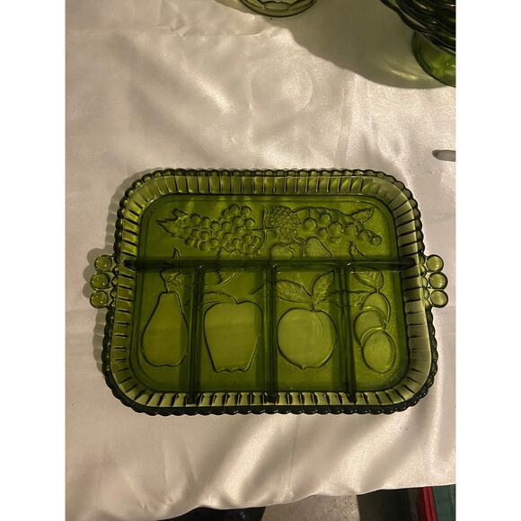 Green glass tray - Picture 1 of 5